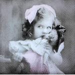 Servítka - Sagen - Vintage dievčatko s bábikou